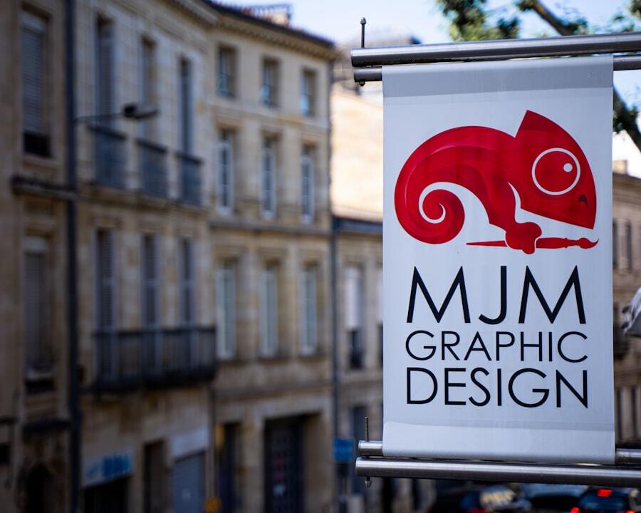 How to hire a logo/brand designer ? Detail 1